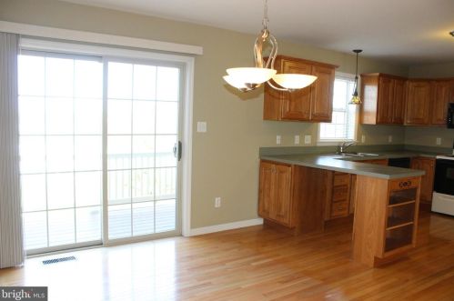 638 Royal View Dr, Lancaster PA  17601-2871 exterior