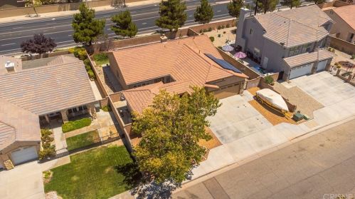 42906 Fairlee Dr, Lancaster, CA 93536-4636