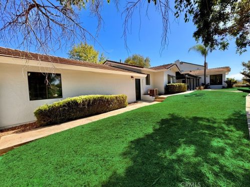 16685 Bonanza Dr, Riverside CA  92504-5706 exterior