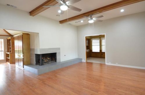 4002 Dome Dr, Addison TX  75001-3111 exterior