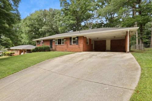 1496 Vancouver Dr, Tucker, GA 30084-8123