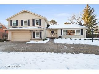 1312 Somerset Dr, Glenview, IL 60025-3155