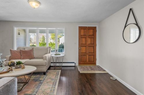 2 Ash Ln, Providence, RI 02911-1302
