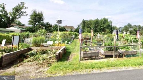 15115 Interlachen Dr, Silver Spring MD 20906-5636 exterior