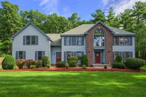 17 Bedros St, Windham, NH 03087-1653