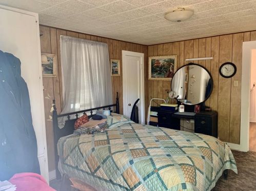 411 Pine St, Nocona TX 76255-1412 exterior