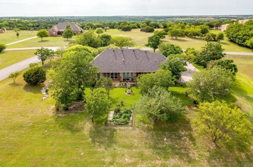 329 Stone Mtn Rd, Fort Worth TX  76035-5642 exterior