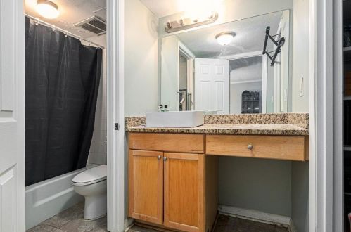 1150 Collier Rd, Atlanta GA  30318-0407 exterior