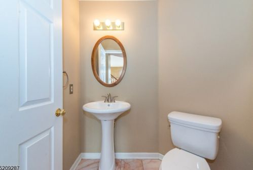 7 Sycamore Ln, Dover NJ  07869-3704 exterior
