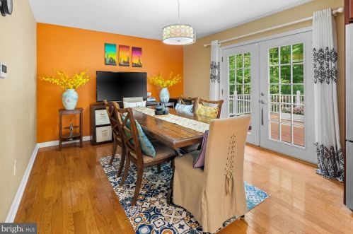 1063 Stuart Rd, Princeton NJ  08540-1219 exterior