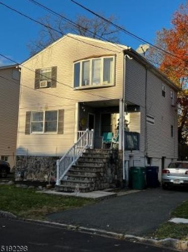 142 Hart St, Clark, NJ 07066-2551