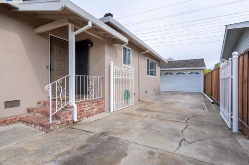 1994 Evergreen Ave, San Leandro CA 94577-6202 exterior