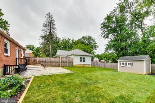 10706 Blossom Ln, Silver Spring MD 20903-1001 exterior