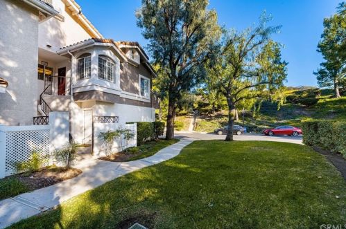 1089 Daybreak Ct, Anaheim CA  92808-2406 exterior