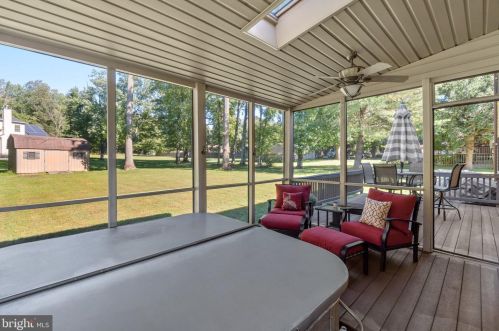 15025 Snowden Dr, Silver Spring MD 20905-5663 exterior