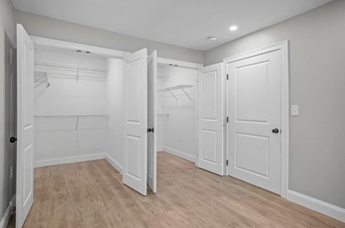 8 Clay St, Hopkinton RI  02804-1602 exterior
