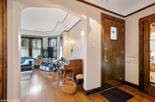 6012 Mason Ave, Chicago, IL 60638-4428