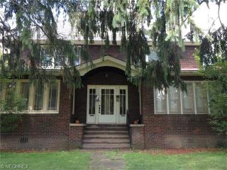 3254 Blvd, Cleveland OH  44111-2824 exterior