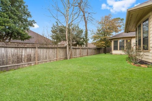 2042 Brodie Ln, Conroe TX  77301-7246 exterior