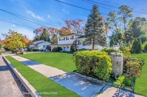 4 Judith Ct, Tinton Falls NJ  07712-4136 exterior