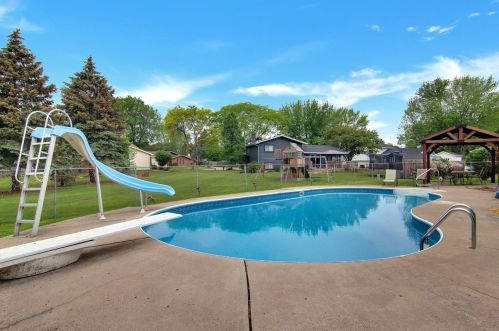 10016 Garfield Ln, Crown Point, IN 46307-2421