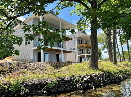 13 Opechee St, Laconia, NH 03246-2617