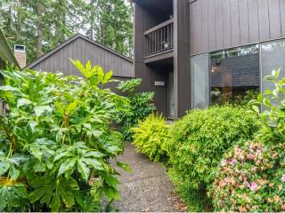 190 Brae Burn Dr, Eugene, OR 97405-2032