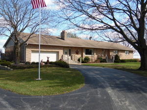 1439 Chamberlain Rd, Esmond, IL 60129-9315