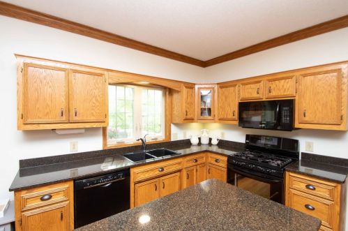 9063 Duckwood Trl, Saint Paul MN  55125-8687 exterior