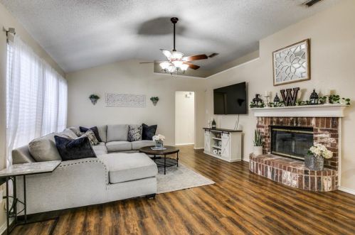 5729 Stone Mdw Ln, Fort Worth TX  76179-3739 exterior