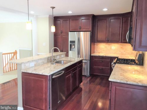 9522 Kirkfield Rd, Springfield VA  22015-1724 exterior