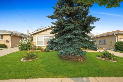 8830 Elmore St, Niles IL 60714-2413 exterior