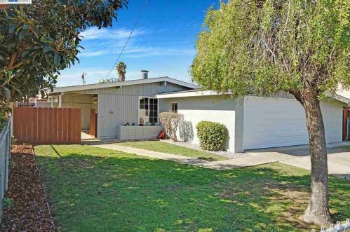 27065 Portsmouth Ave, Hayward, CA 94545-3323