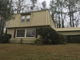 5520 Woodside Dr, Atlanta GA  30331-7767 exterior