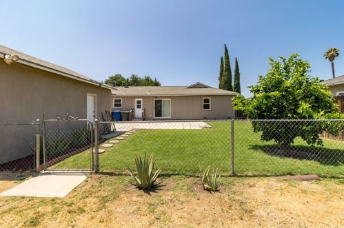 3835 Stansell Dr, Riverside CA  92501-1850 exterior