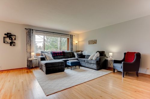427 Irene Ct, Saint Paul, MN 55113-3520