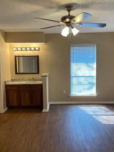 1130 Brady Dr, Irving TX  75061-4747 exterior