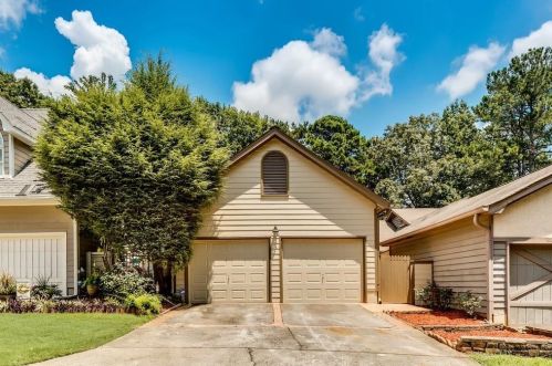 5095 Highland Hills Pkwy, Stone Mountain, GA 30088-3773