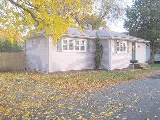 112 Page St, Warwick, RI 02889-8412