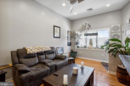 1818 13th St, Philadelphia PA  19148-2136 exterior