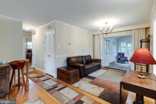 5623 Queensberry Ave, Springfield VA  22151-2711 exterior