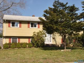 453 Clinton Ave, Rockleigh, NJ 07647-1022