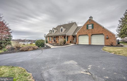 2045 Rockvale Rd, Lancaster PA  17602-1405 exterior