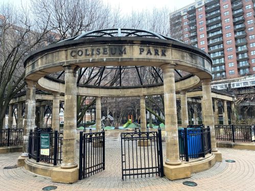 1600 Indiana Ave, Chicago IL  60616-1327 exterior