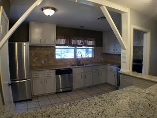 1439 Richelieu Ln, Houston TX  77018-1830 exterior