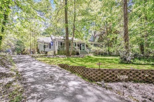 51 Lake Coweta Trl, Newnan, GA 30263-5961