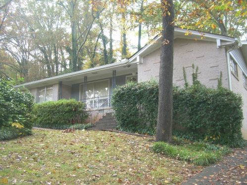 389 Fond Du Lac Ct, Stone Mountain, GA 30088-1114