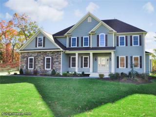 11 Crest Cir, Smithfield, RI 02917-4043