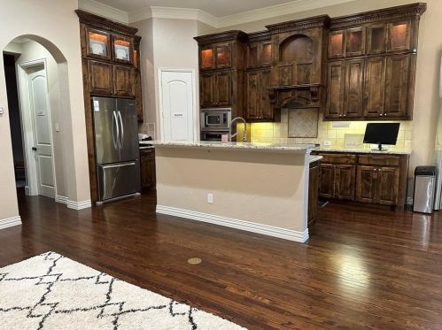 2021 Hill Dr, Irving TX  75038-6217 exterior