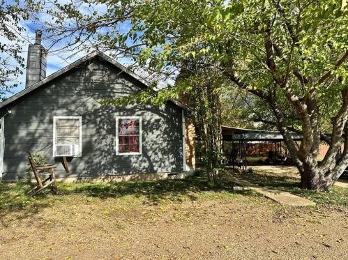 2046 Fm 121, Whitewright TX 75491-7130 exterior